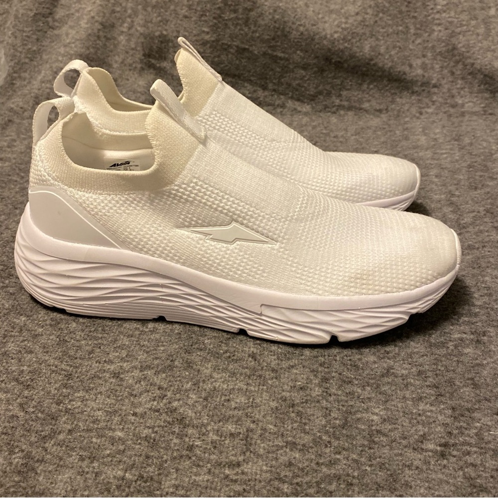 Avia Shoes Womans Size‎ 8 White Slip-On Sneakers